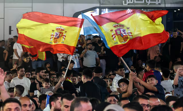 AFICIÓN ESPAÑOLA ADAPTA “CIELITO LINDO” Y LANZA CÁNTICO A MESSI TRAS GANAR EL MUNDIAL